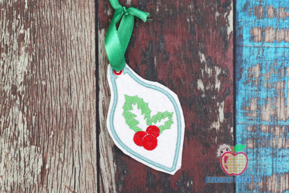 Christmas Holly Leaves and Berry ITH